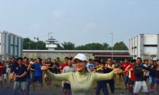 Senam Pagi Bersama WBP, Kalapas Narkotika Rumbai Tunjukkan Pendekatan Humanis